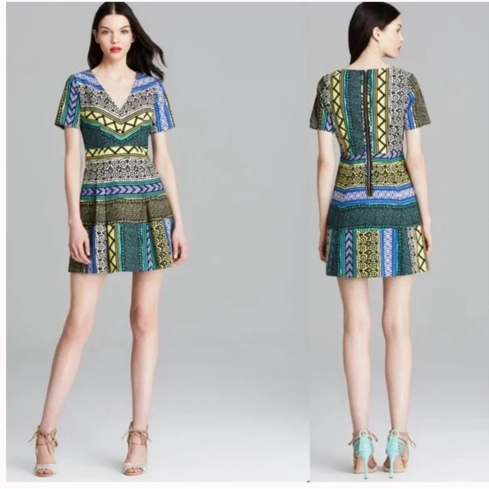 Tracy Reese Plenty deep V-Neck Geometric Mini fit & flare zipper 2 pleats Dress